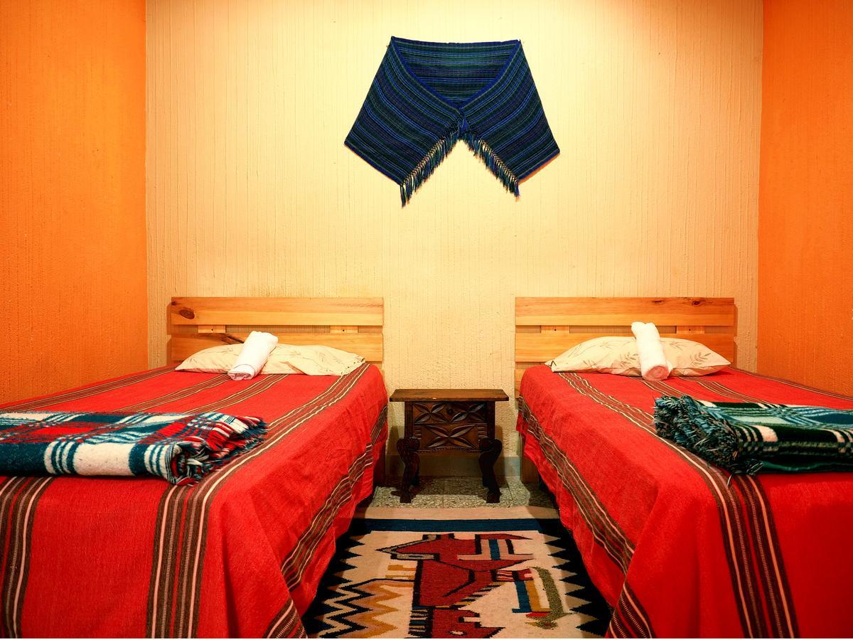 Victorias Hotel Panajachel Bagian luar foto