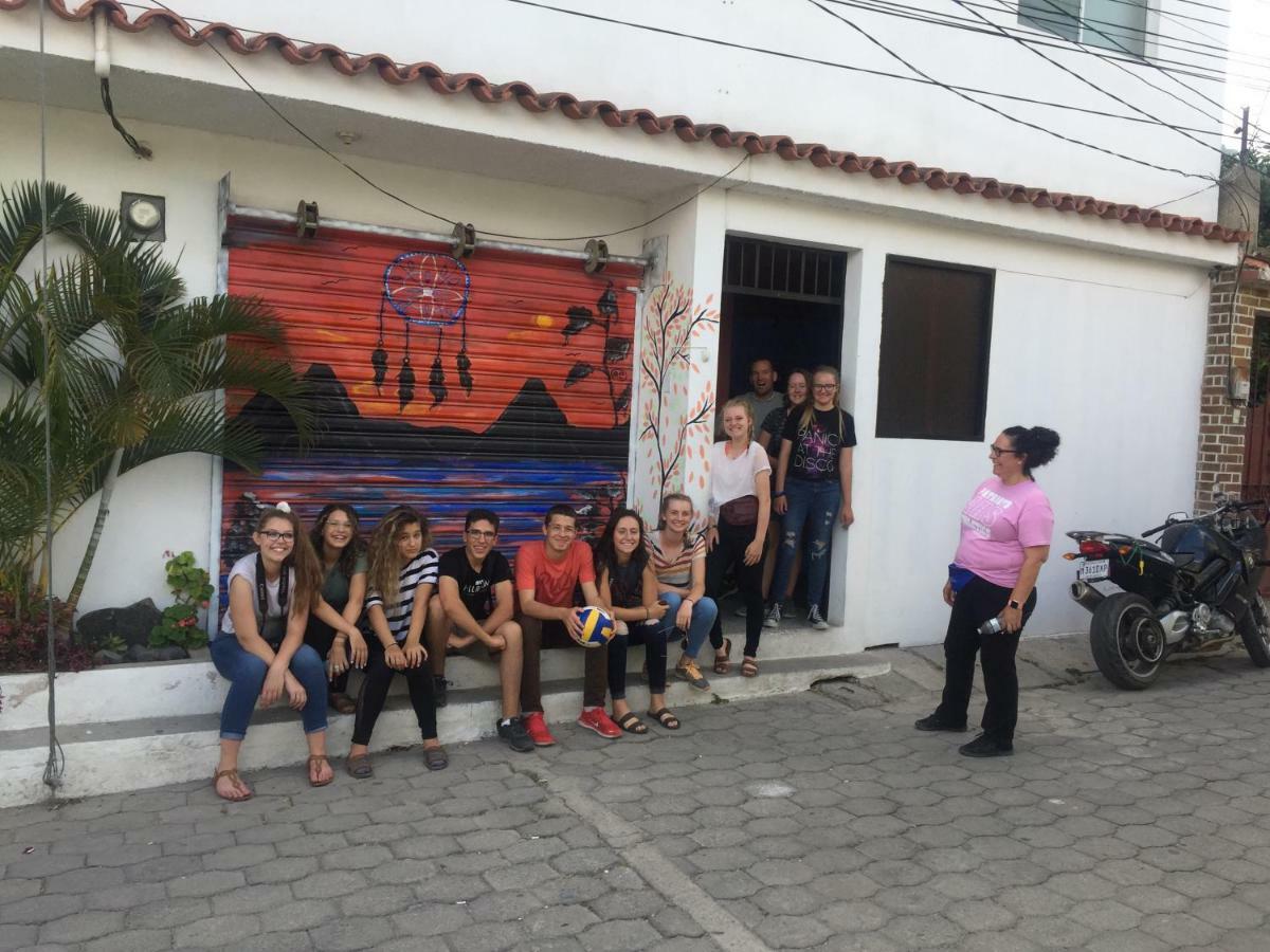 Victorias Hotel Panajachel Bagian luar foto