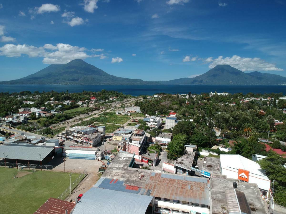 Victorias Hotel Panajachel Bagian luar foto