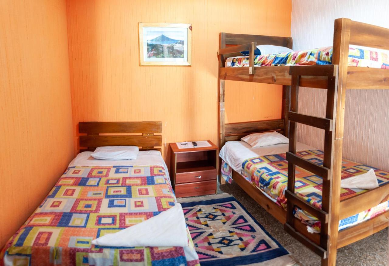 Victorias Hotel Panajachel Bagian luar foto