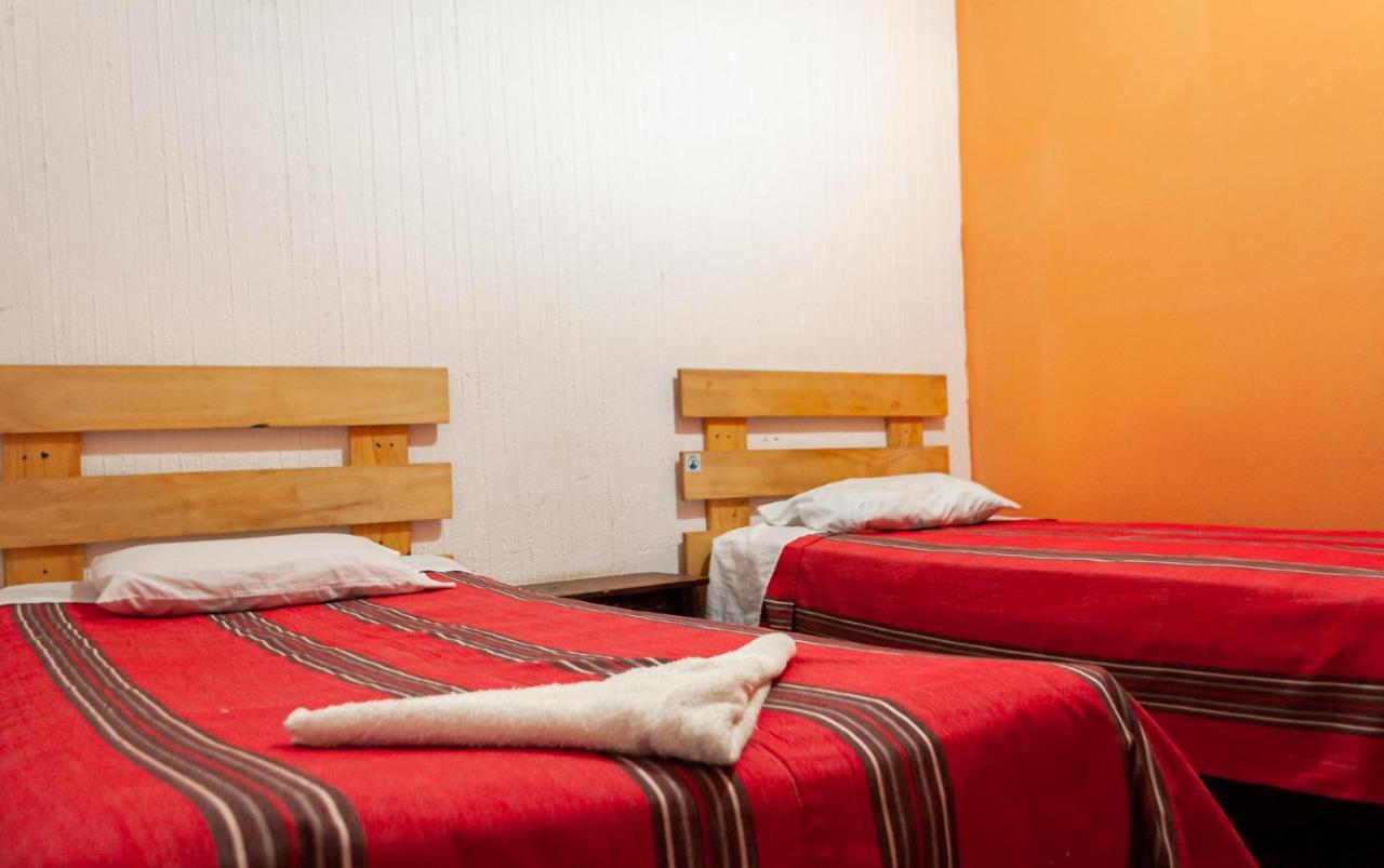 Victorias Hotel Panajachel Bagian luar foto