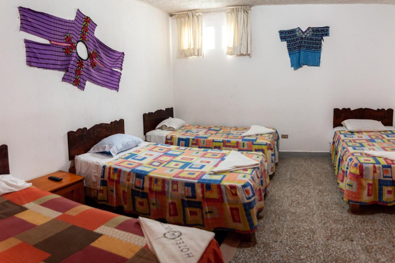 Victorias Hotel Panajachel Bagian luar foto