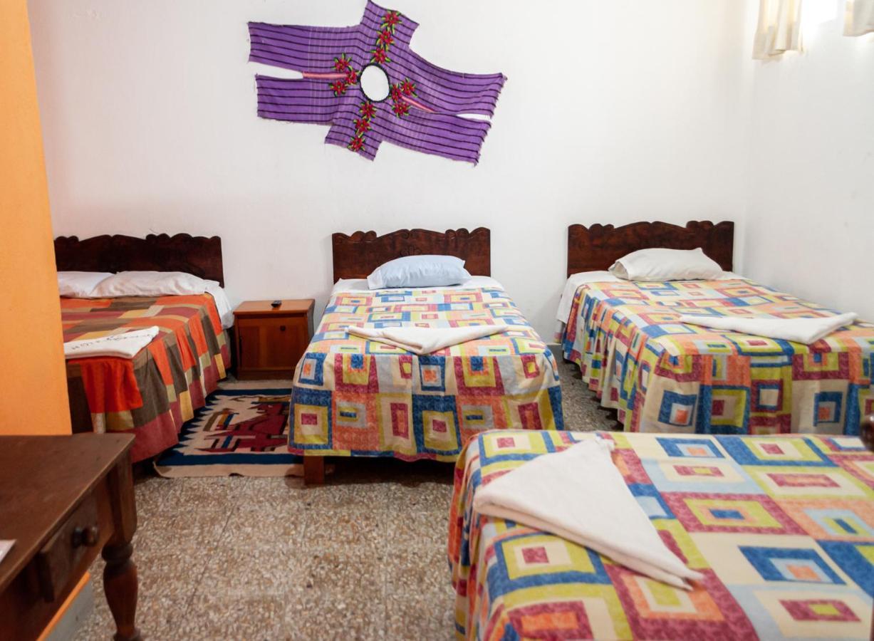 Victorias Hotel Panajachel Bagian luar foto