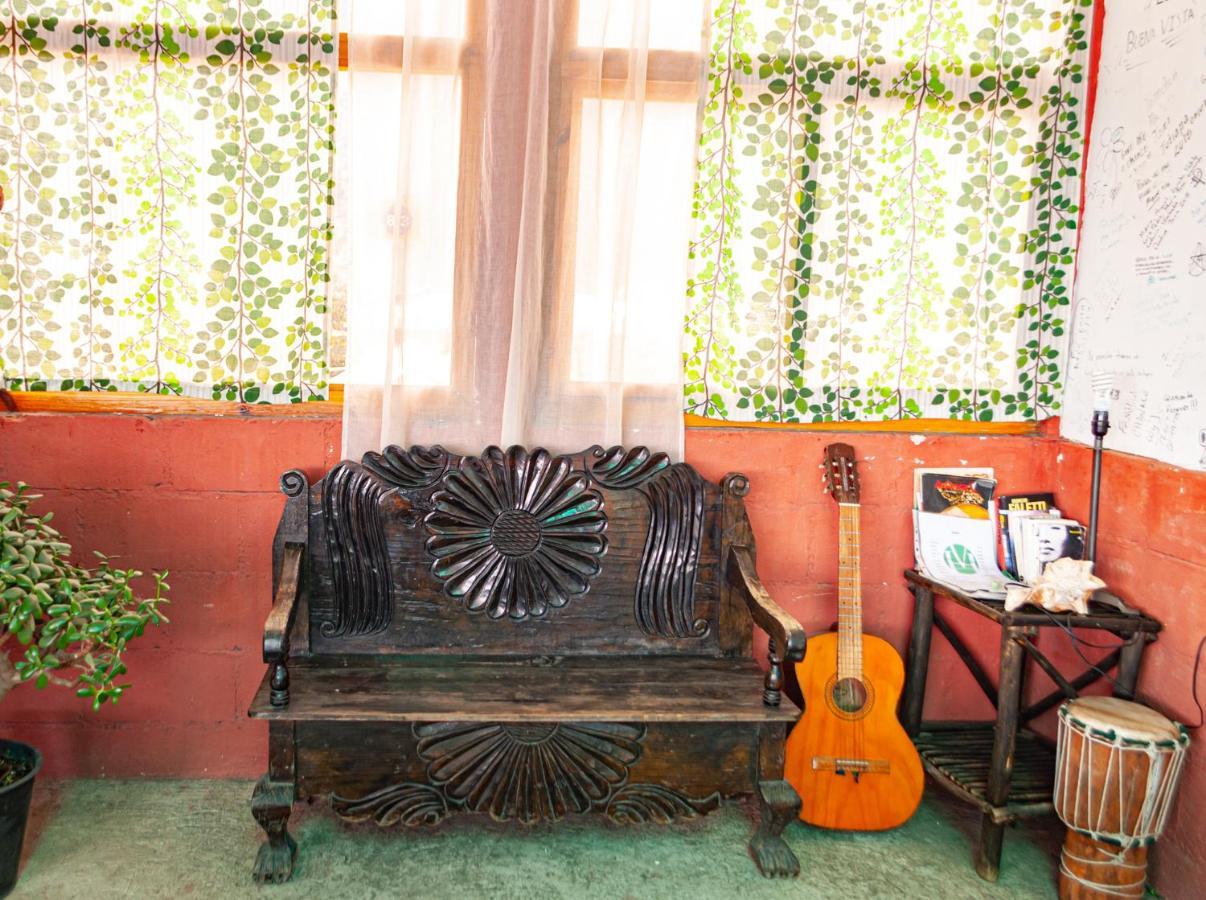 Victorias Hotel Panajachel Bagian luar foto